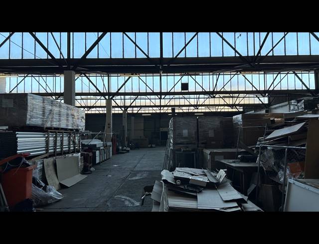 1,810M² WAREHOUSE TO LET IN EPPING INDUSTRIAL